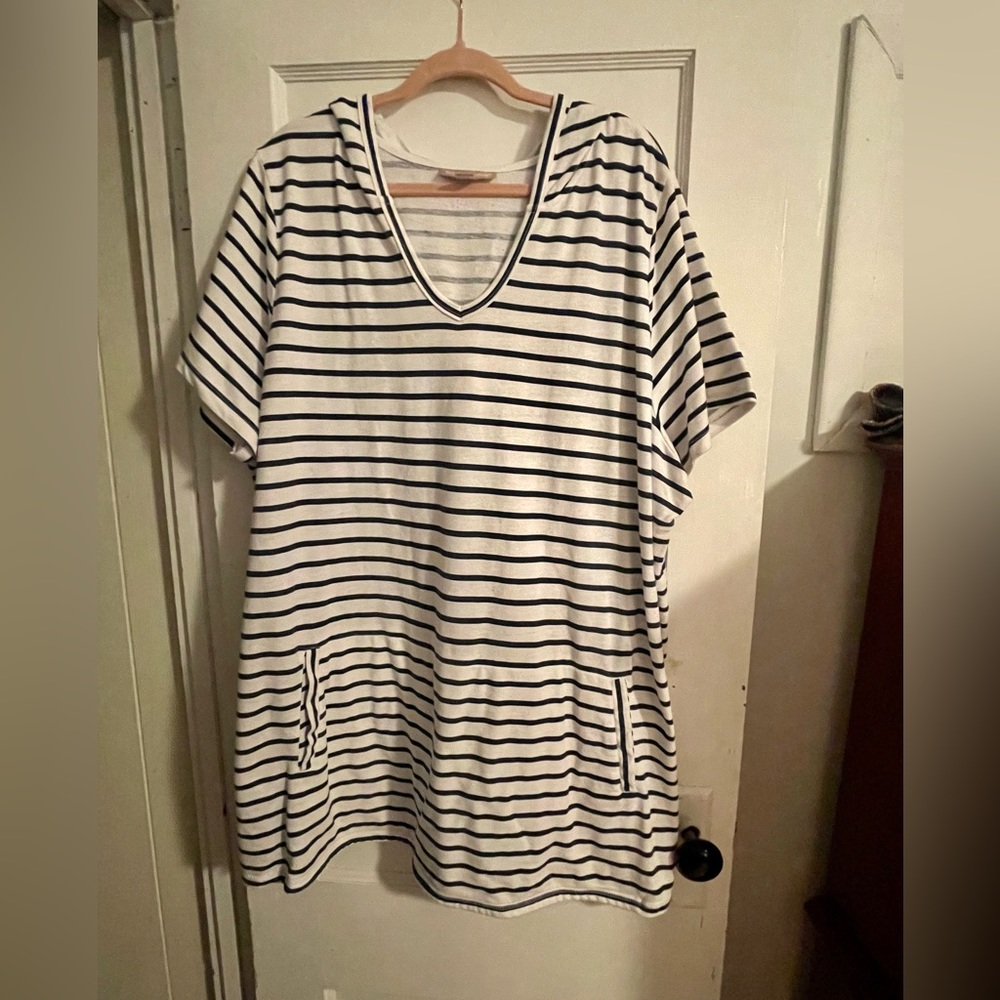 SALE 2/25, 3/30, 4/35!! Woman Within striped, short sleeve hoodie sz 2X.